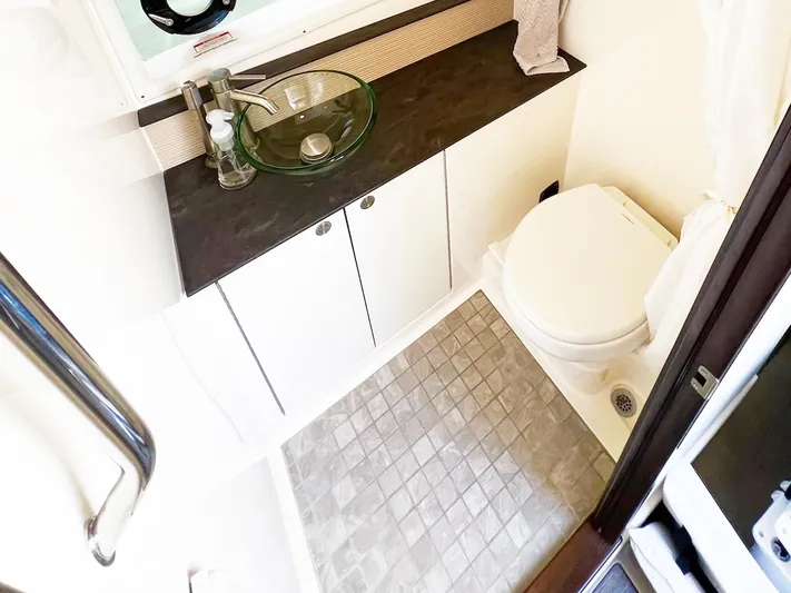 Grateful! Yacht Photos Pics 2019 Sea Ray Sundancer 320 Outboard bathroom with modern sink and toilet.