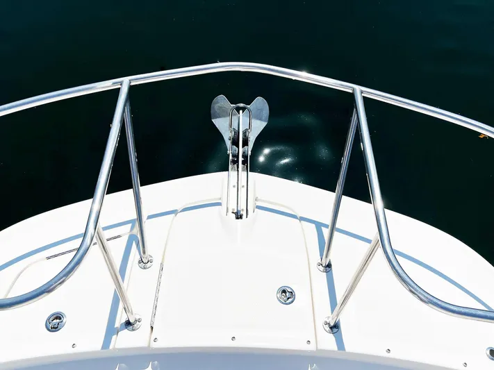 Grateful! Yacht Photos Pics Bow of 2019 Sea Ray Sundancer 320 Outboard with stainless steel railings and anchor.