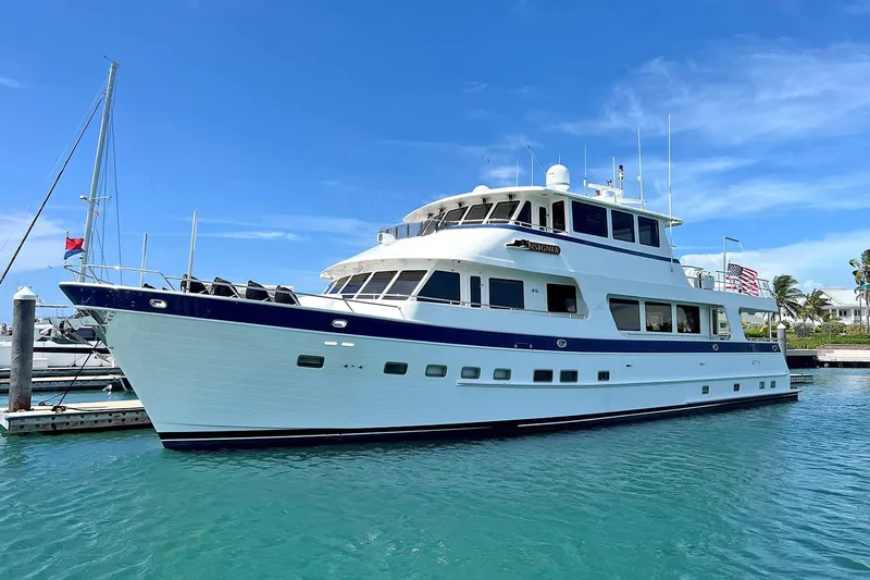 Insignia Yacht Photos Pics 