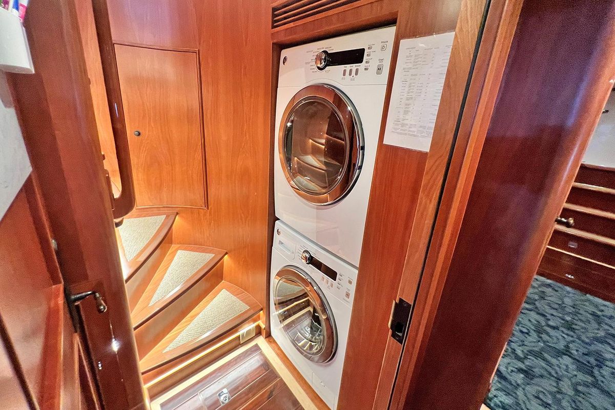 2017 Outer Reef Yachts 86 