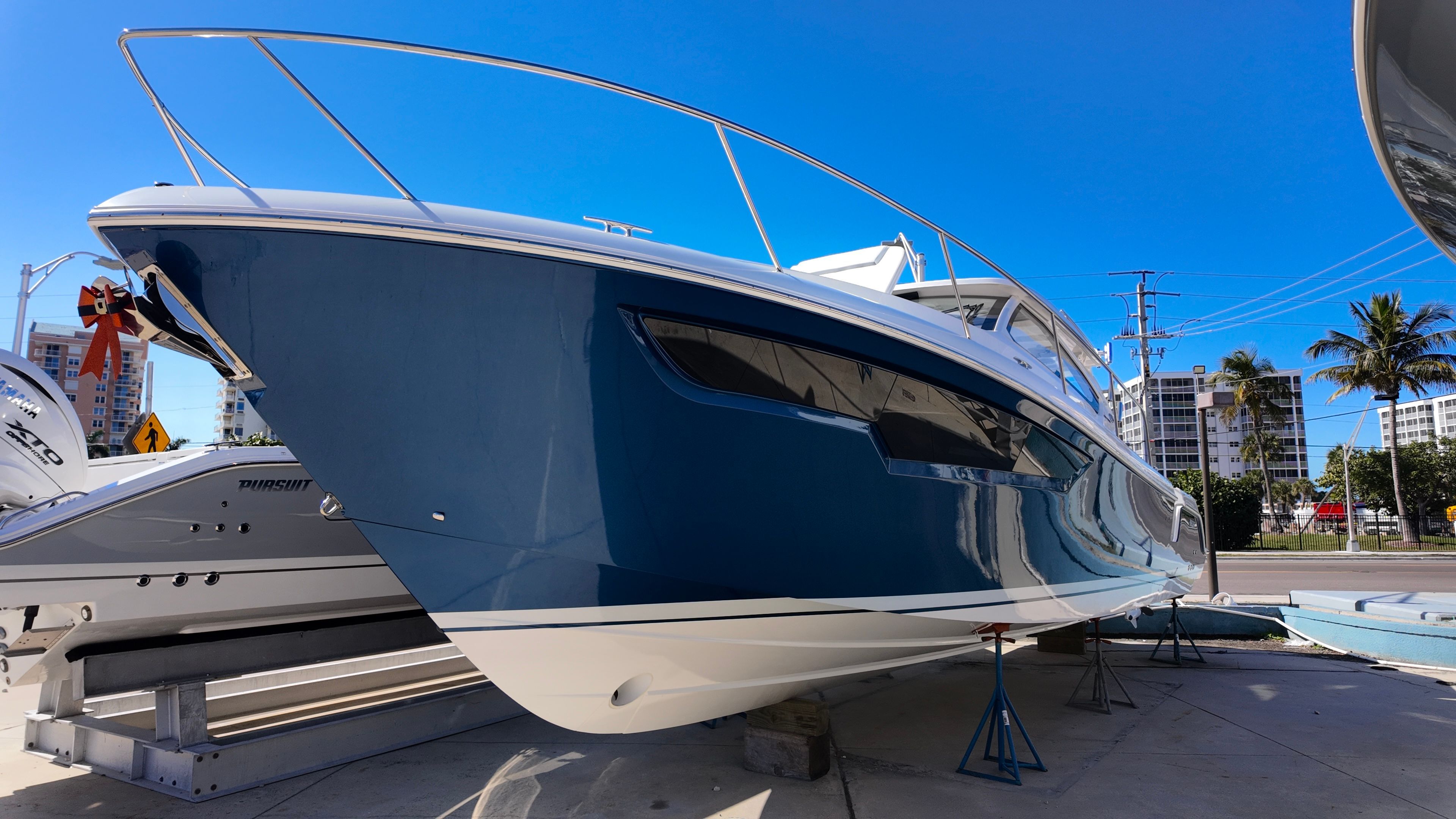 Pursuit OS 405 Offshore