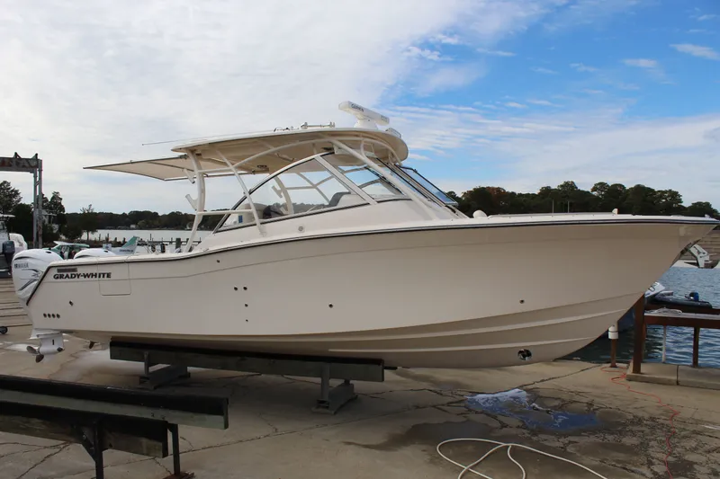 Worry Knot Yacht Photos Pics 