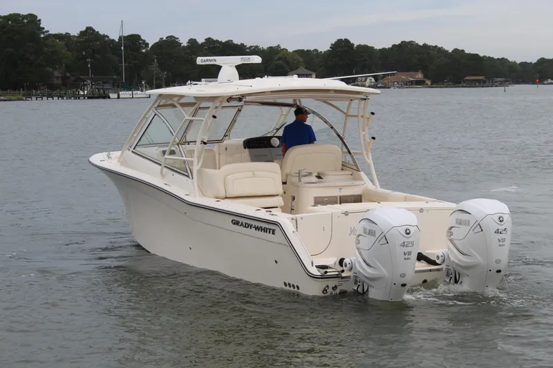 Worry Knot Yacht Photos Pics 