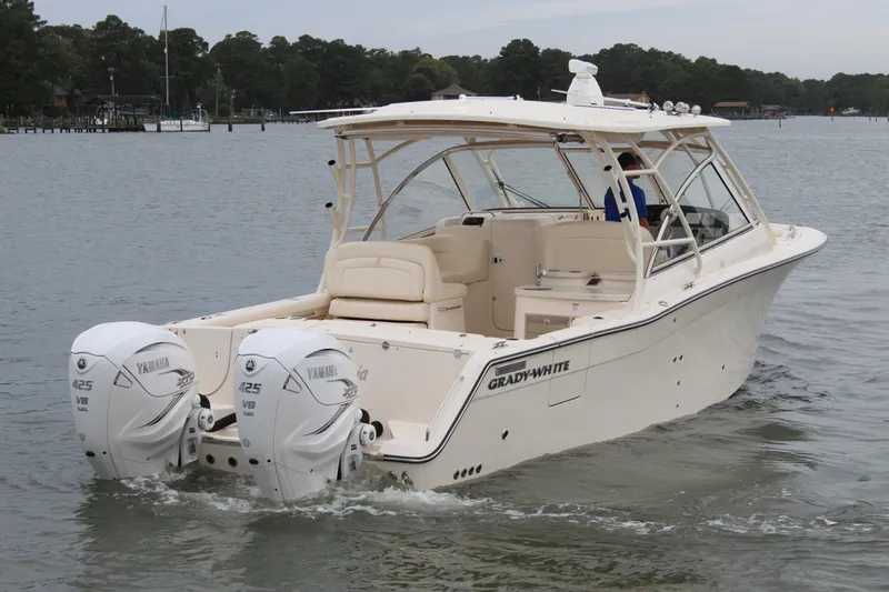 Worry Knot Yacht Photos Pics 