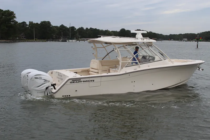 Worry Knot Yacht Photos Pics 