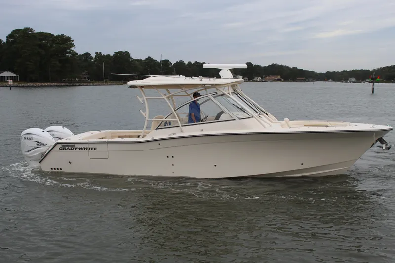 Worry Knot Yacht Photos Pics 