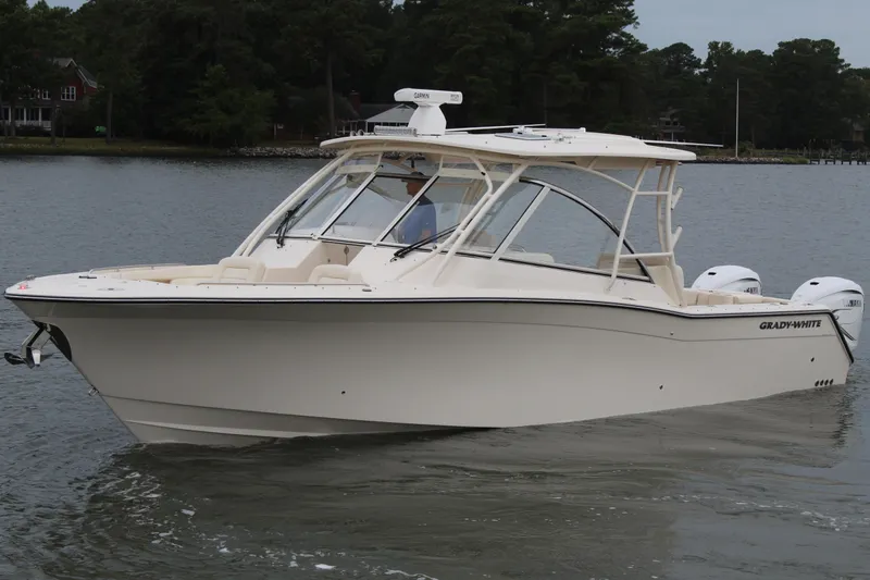 Worry Knot Yacht Photos Pics 