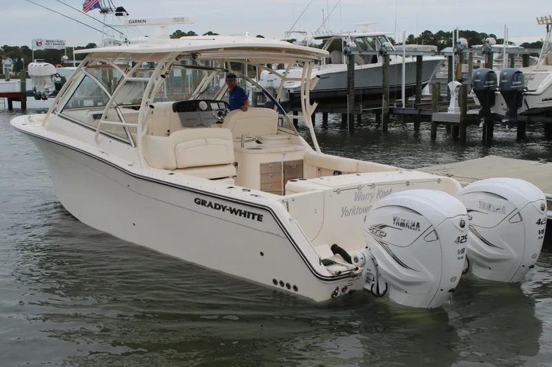 Worry Knot Yacht Photos Pics 