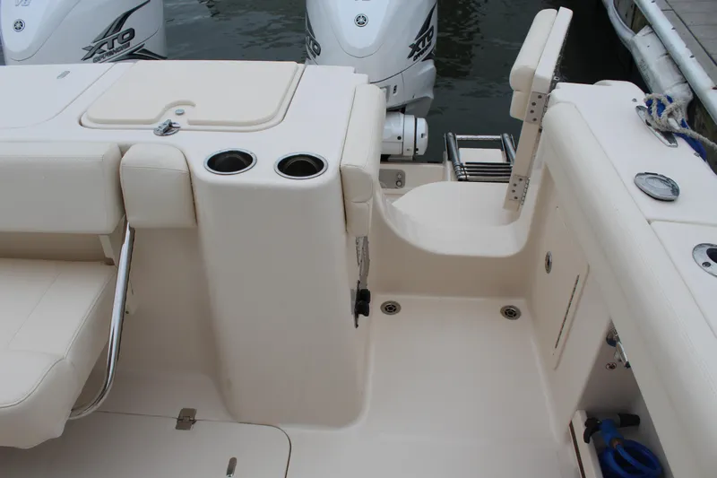 Worry Knot Yacht Photos Pics 