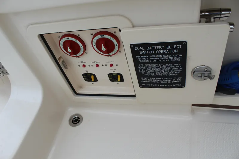 Worry Knot Yacht Photos Pics 