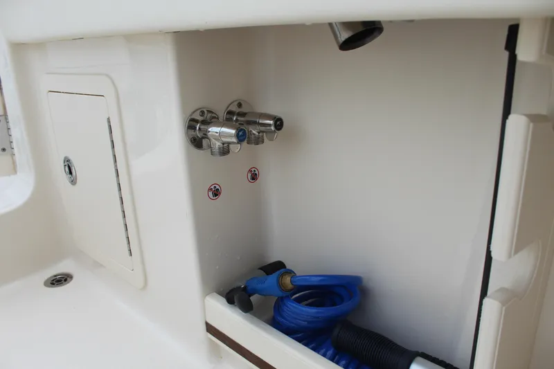 Worry Knot Yacht Photos Pics 