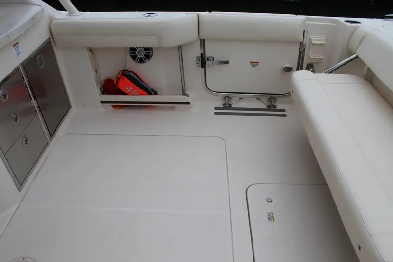 Worry Knot Yacht Photos Pics 