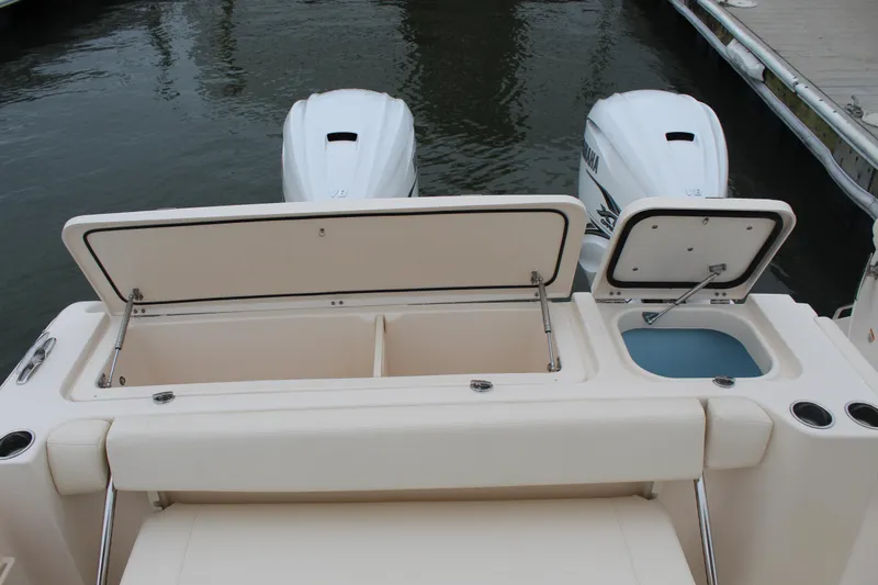 Worry Knot Yacht Photos Pics 