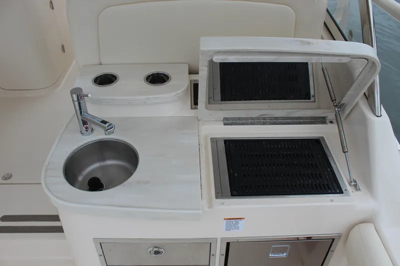 Worry Knot Yacht Photos Pics 