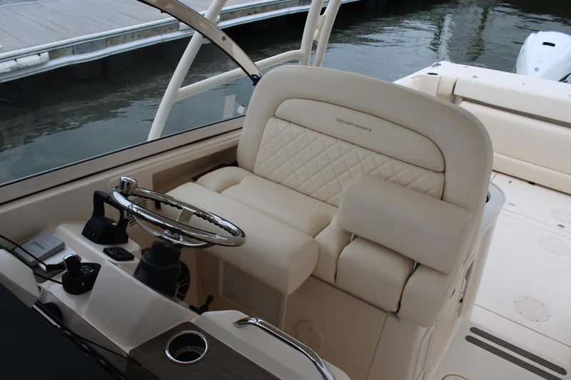 Worry Knot Yacht Photos Pics 