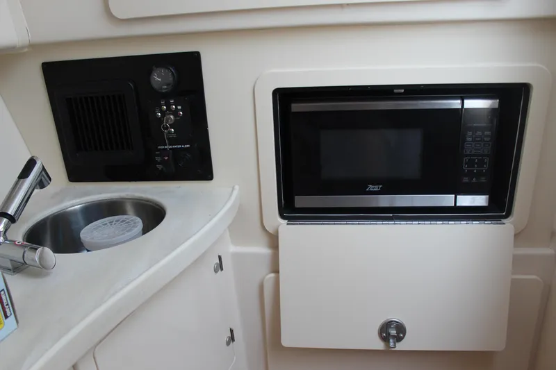 Worry Knot Yacht Photos Pics 