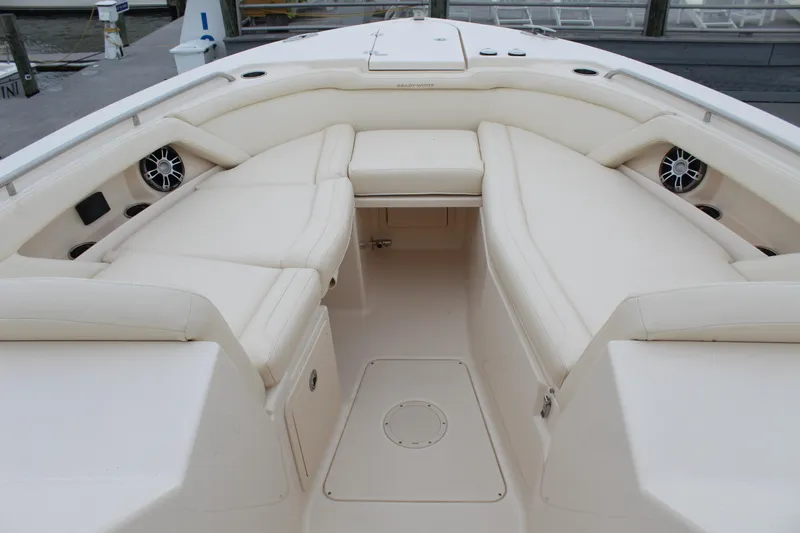 Worry Knot Yacht Photos Pics 