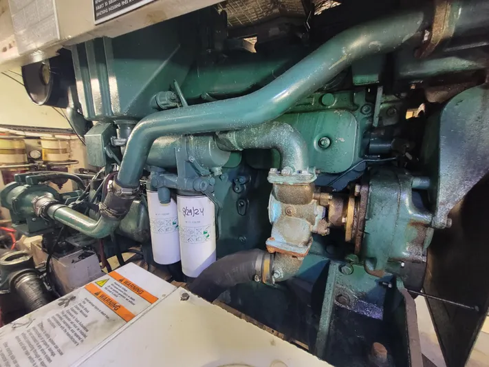  Yacht Photos Pics Engine of 1998 Custom Carolina 45 Willis Boatworks, showcasing intricate mechanical components.