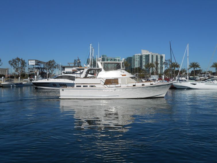1985-48-offshore-yachts-yachtfisher