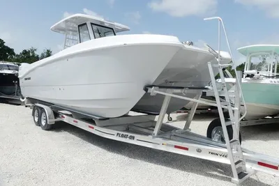 Twin Vee 280 Center Console GFX