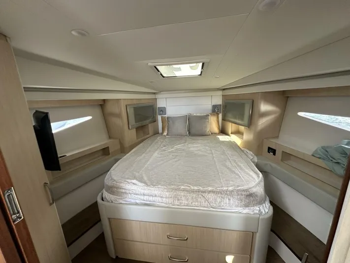 Our Trade Yacht Photos Pics 2024 Regal 42 Xo - Image 12