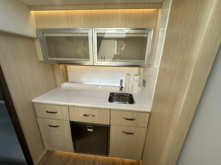 Our Trade Yacht Photos Pics 2024 Regal 42 Xo - Image 14