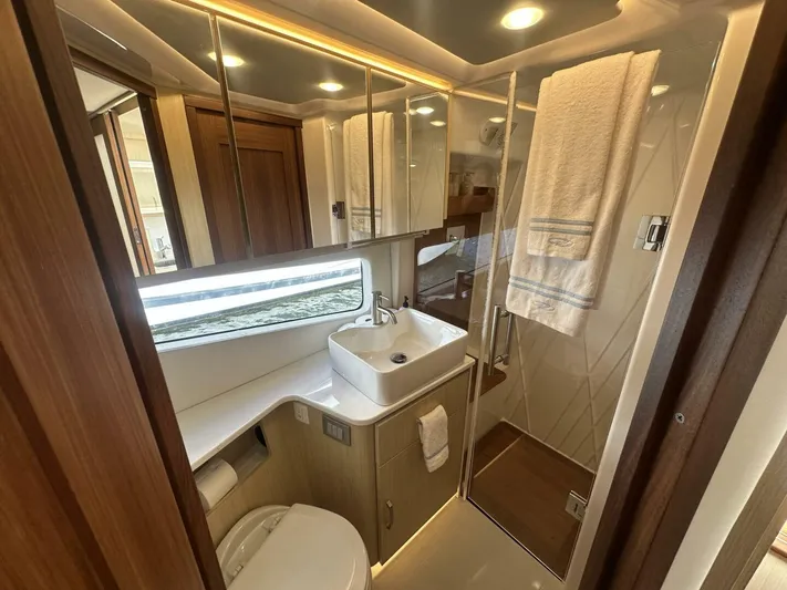 Our Trade Yacht Photos Pics 2024 Regal 42 Xo - Image 13