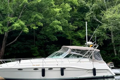 Cruisers Yachts 3775 Esprit