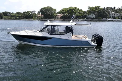 Boston Whaler 405 Conquest