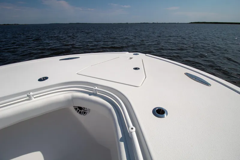 Reel Development Yacht Photos Pics Onslow Bay 41 TE 2022 boat deck on open water.