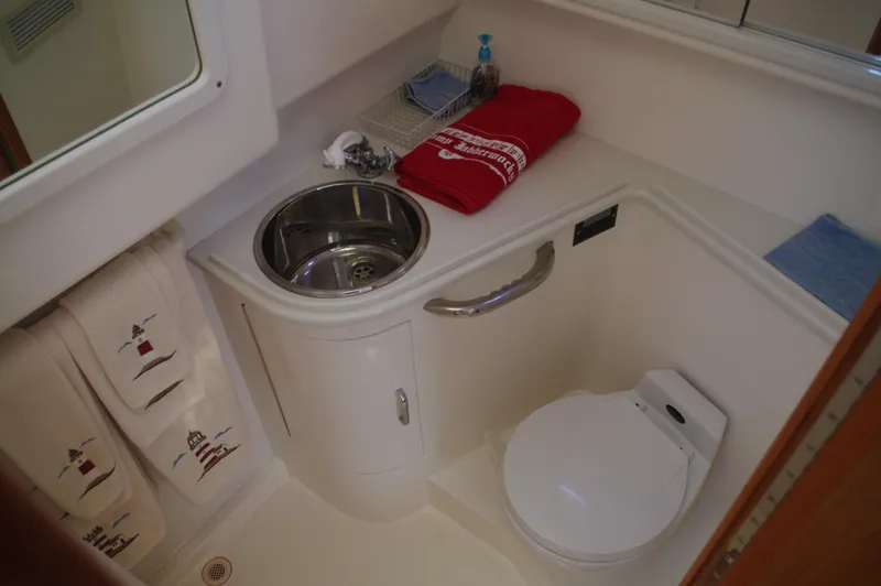  Yacht Photos Pics head