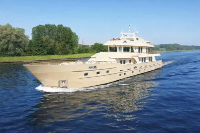 2008 Custom Long Range 48M