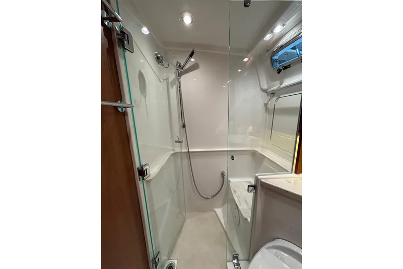 Cellibrate Yacht Photos Pics Modern shower area in 2020 Sabre 45 Salon Express yacht bathroom.