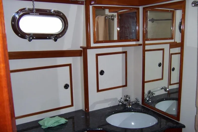 Skylark Yacht Photos Pics Elegant 2005 Lyman-Morse Monhegan yacht bathroom with wood accents and porthole window.