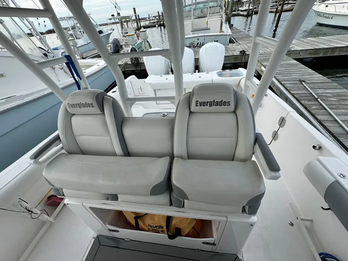 Done Diggin Yacht Photos Pics 