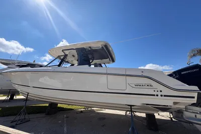Boston Whaler 350 Realm