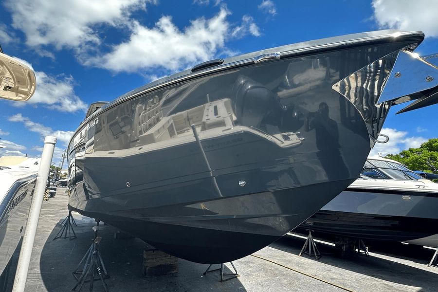 2022 Aviara AV40