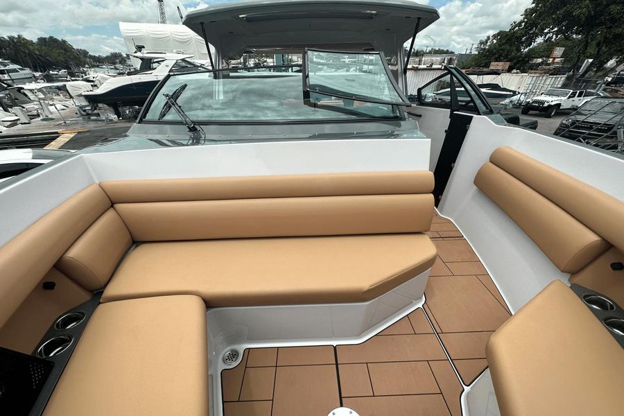 2022 Aviara AV40