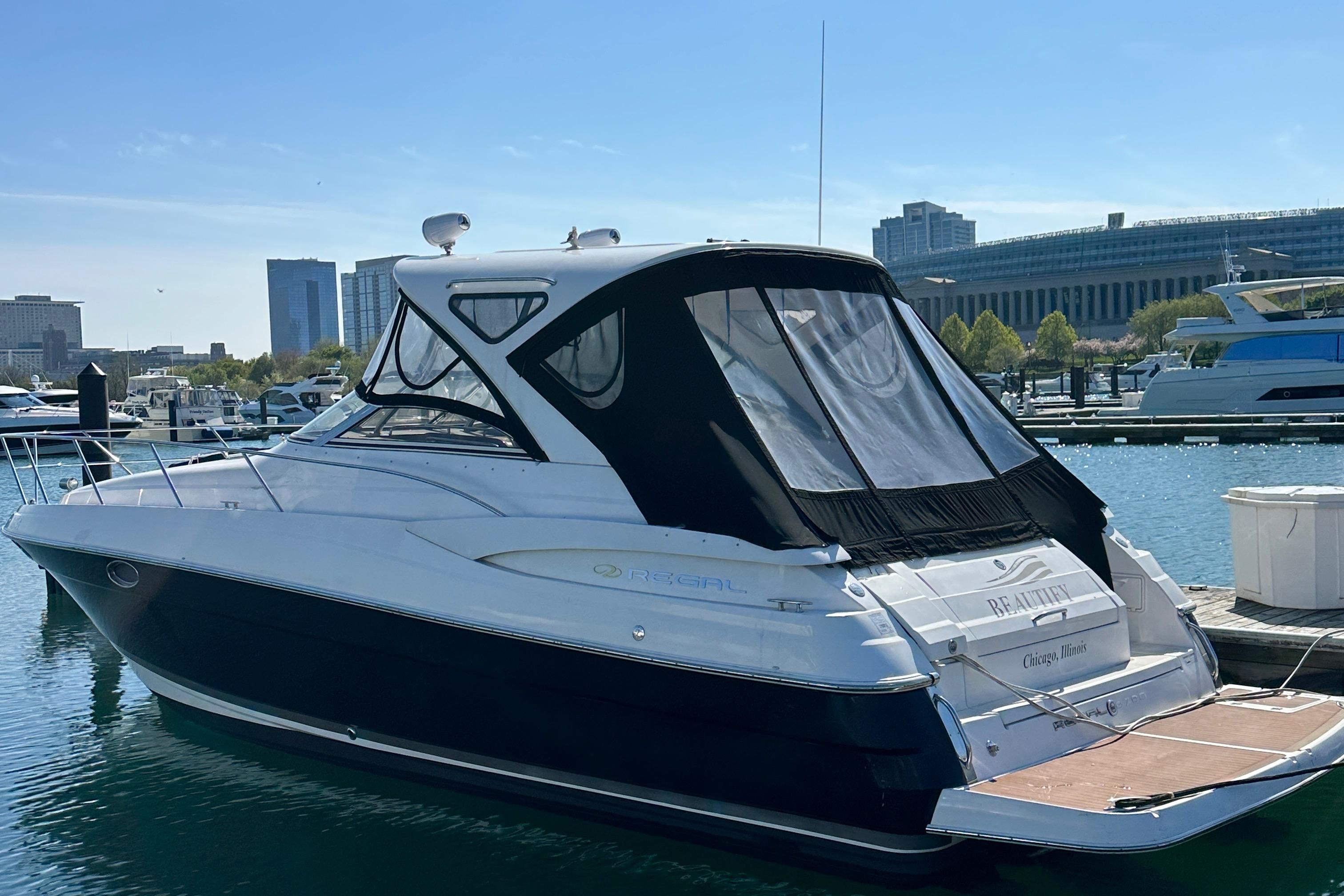 2010 regal 3760 sports yacht