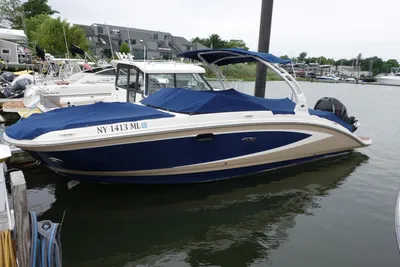 Sea Ray 270 Sundeck Outboard