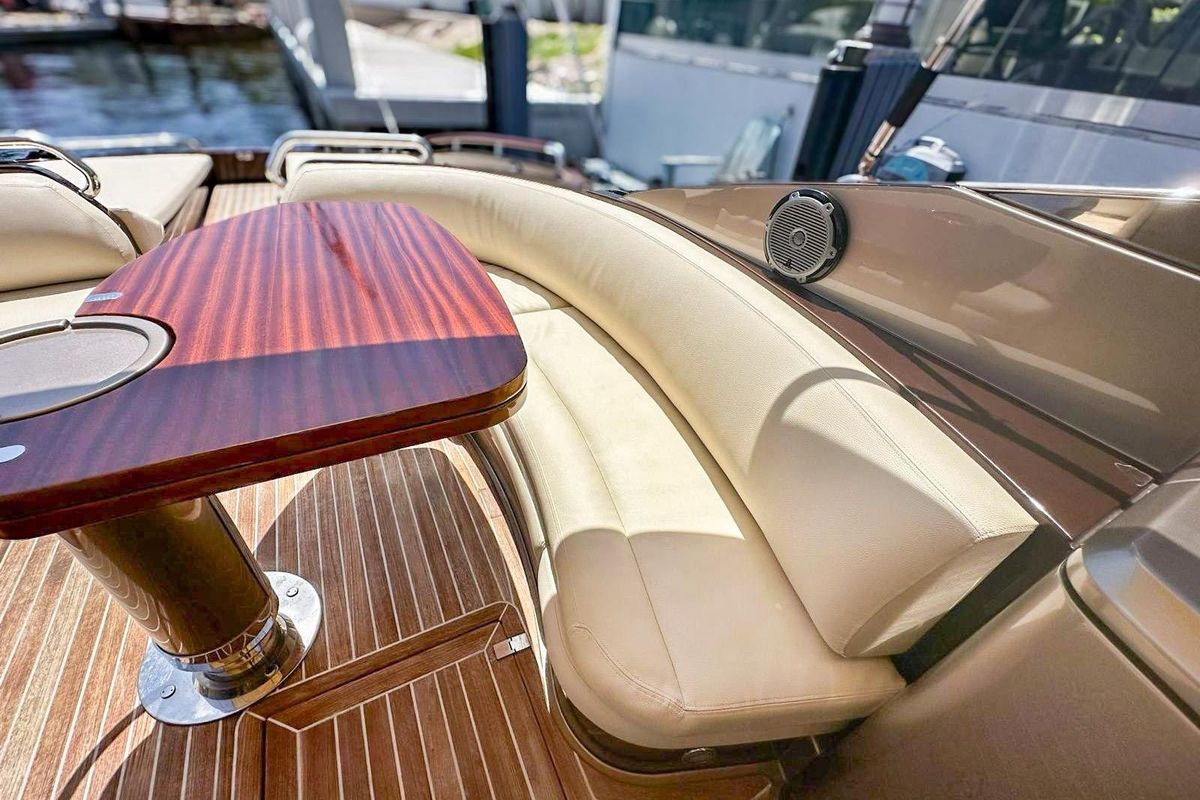 2005 Riva 44 