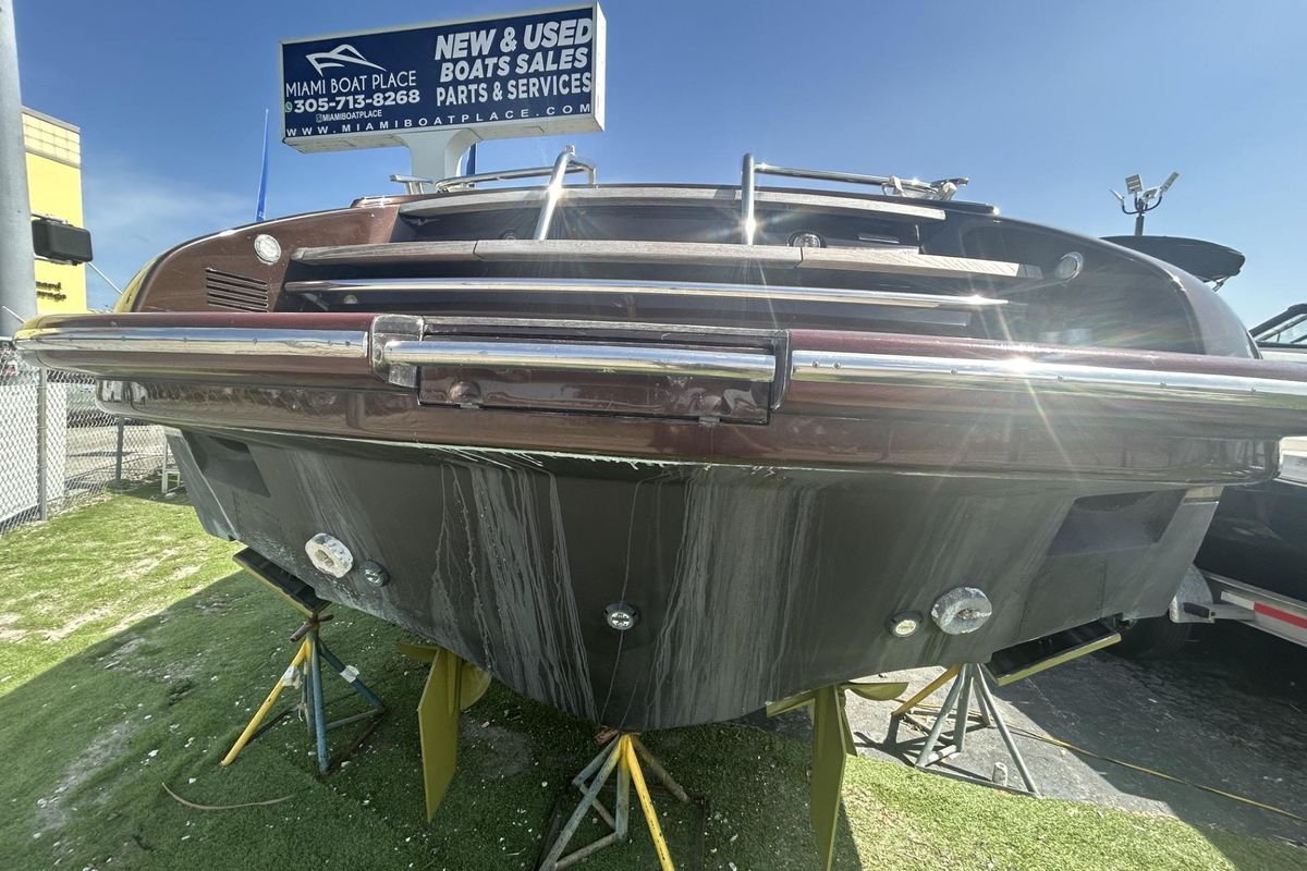 2005 Riva 44 