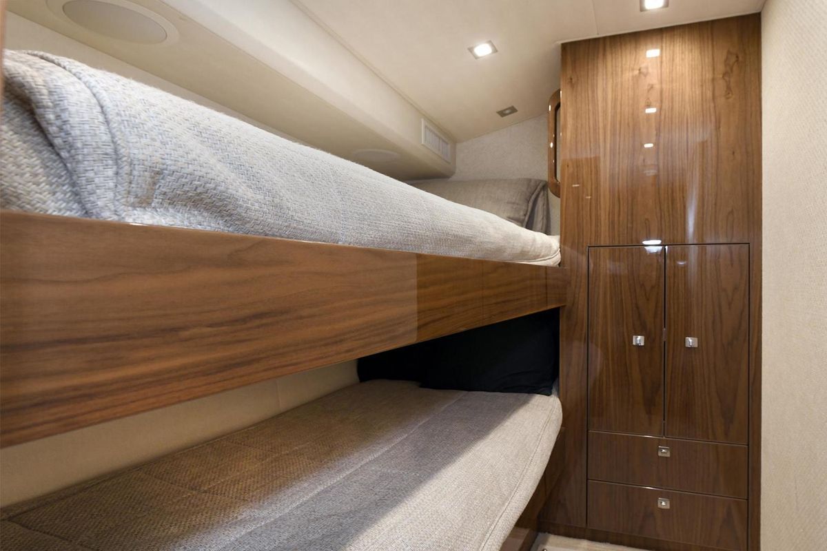 2018 Viking 80 