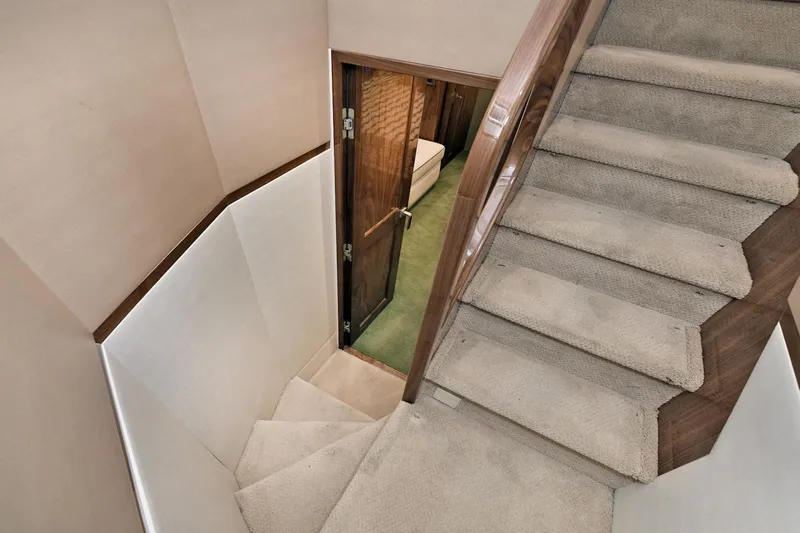 On The Edge Yacht Photos Pics 