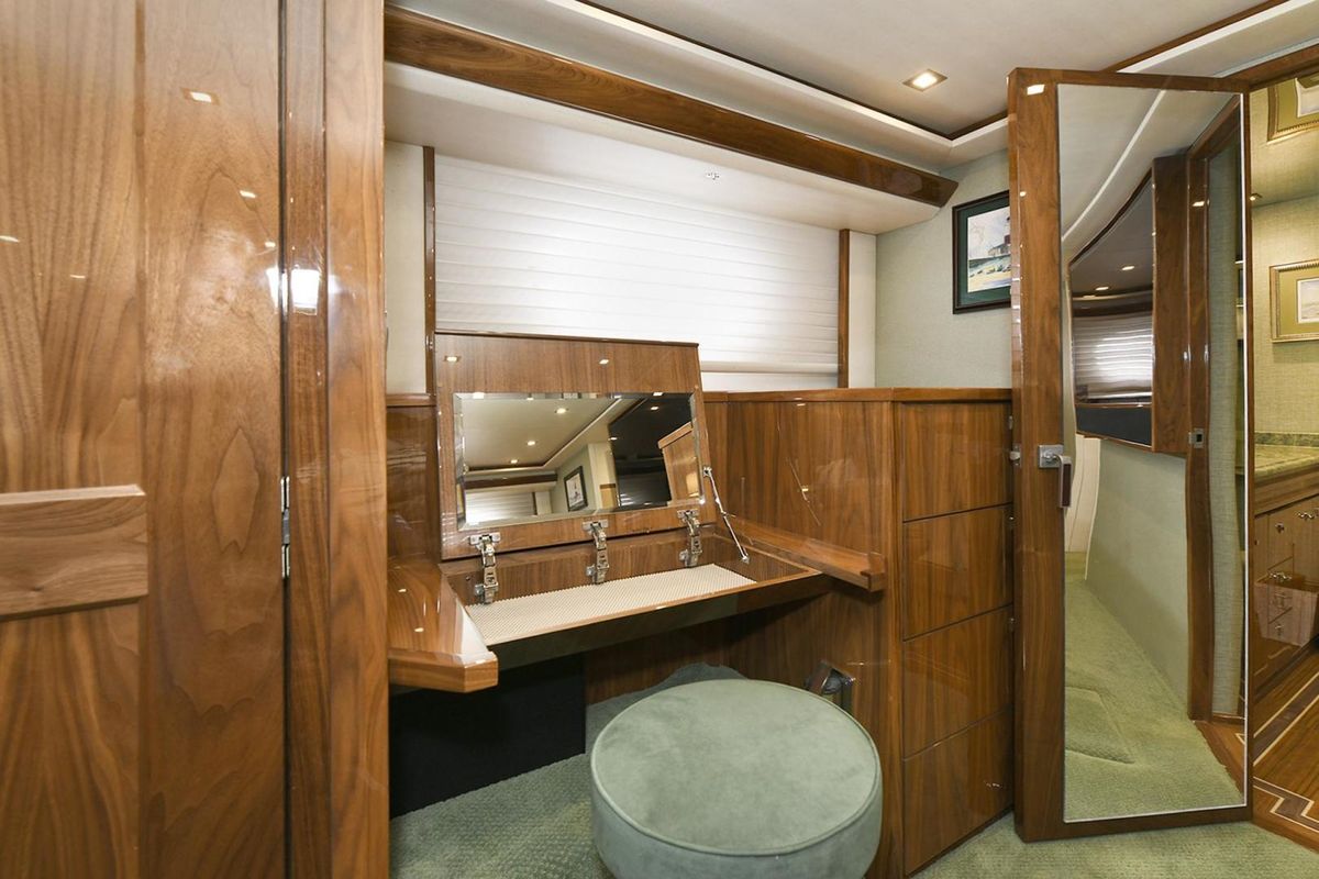 2018 Viking 80 