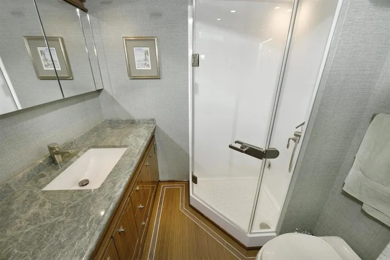 On The Edge Yacht Photos Pics 