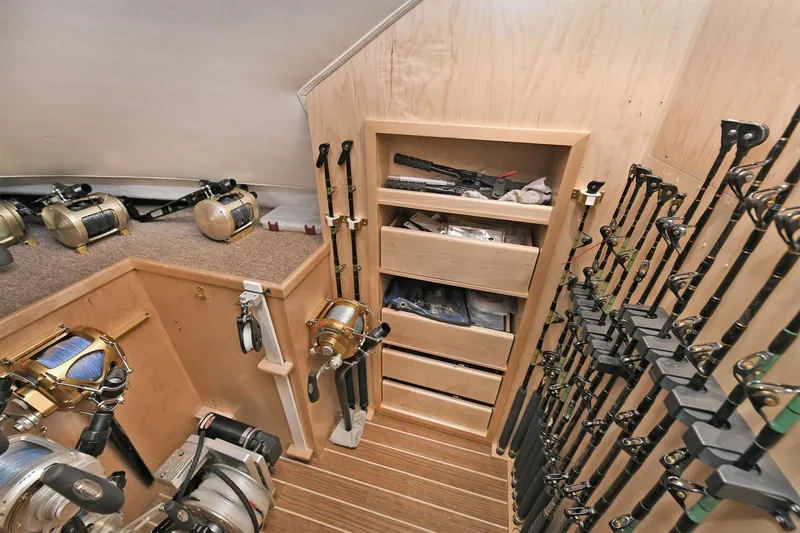 On The Edge Yacht Photos Pics 