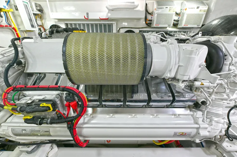 On The Edge Yacht Photos Pics 