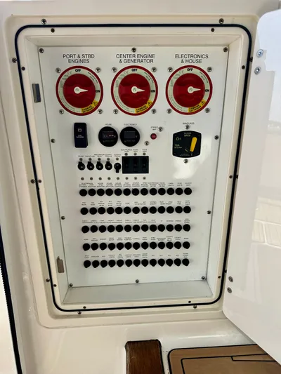 Breeezy Yacht Photos Pics 