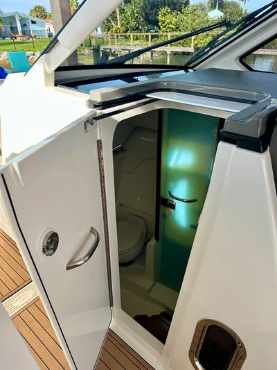 Breeezy Yacht Photos Pics 2020 Pursuit DC 365 boat interior cabin view.